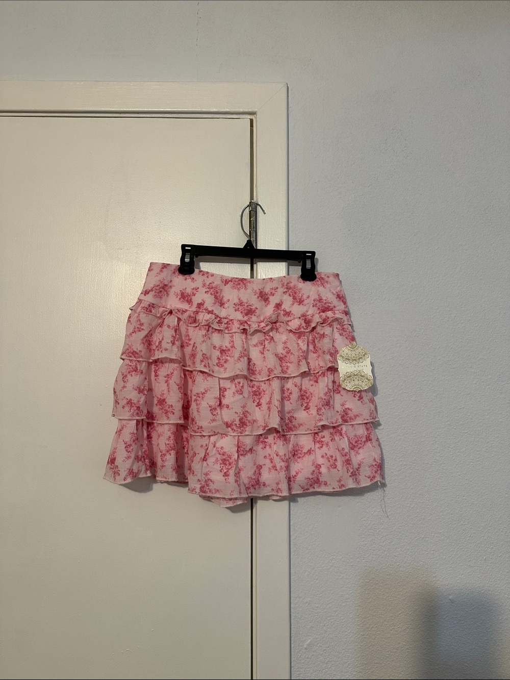 Altar’d State Ruffled Pink Floral Tiered Mini Skirt
